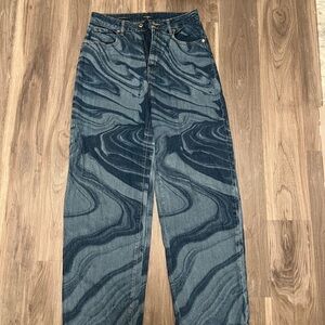Two-tone swirl pattern design, wild fable, jeans, high waisted, baggy fit size 6